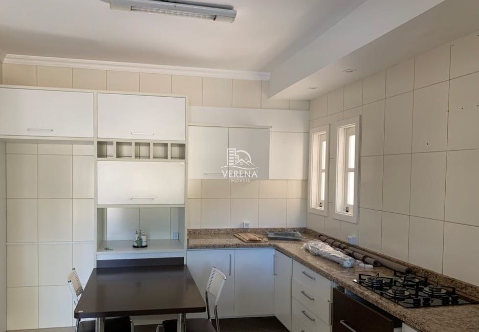 Casa à venda com 3 quartos, 230m² - Foto 6