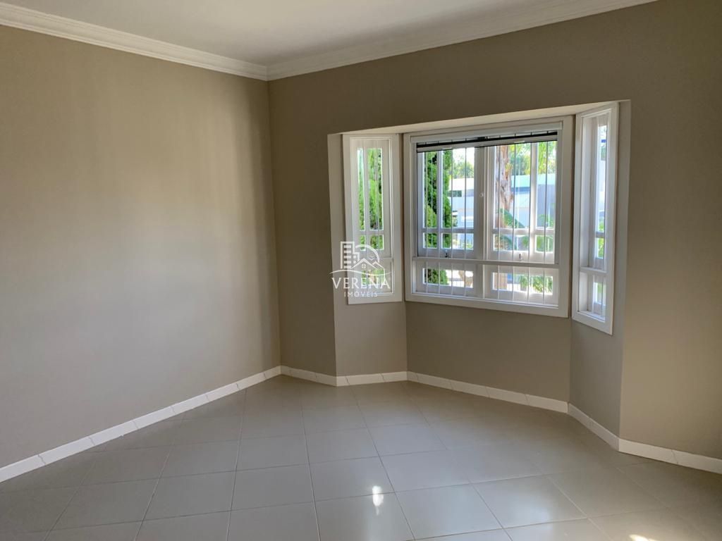 Casa à venda com 3 quartos, 230m² - Foto 3