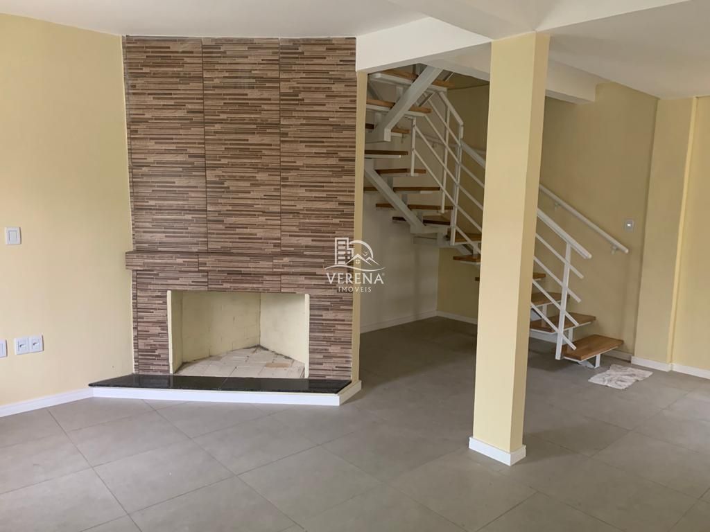 Casa à venda com 3 quartos, 209m² - Foto 2