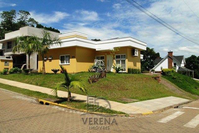 Casa à venda com 3 quartos, 176m² - Foto 2