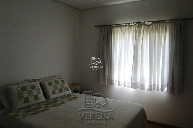 Casa à venda com 3 quartos, 176m² - Foto 8