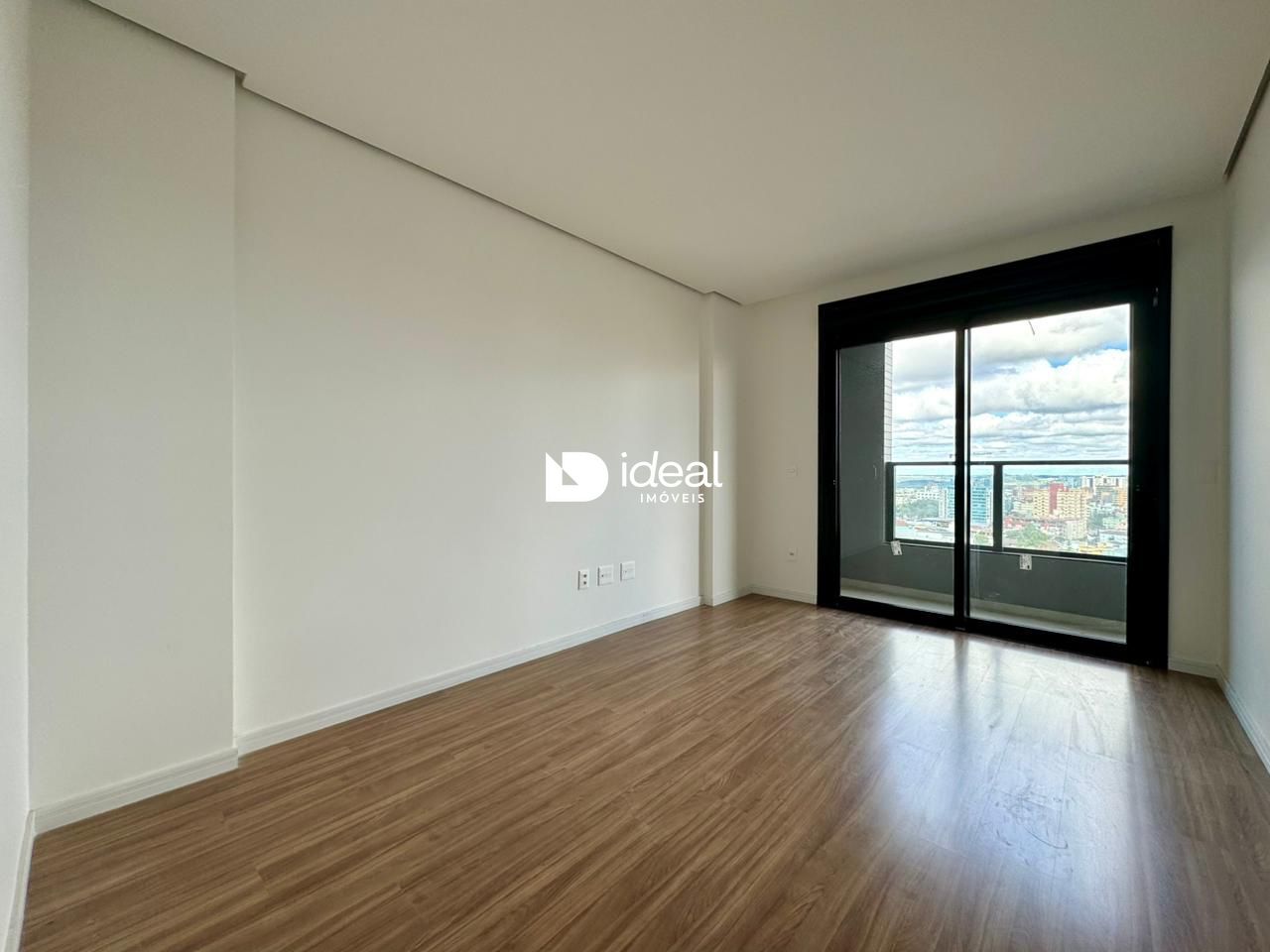 Apartamento de 3 quartos, 162m² no bairro Nossa Senhora Medianeira, em Santa Maria | Eu Corretor