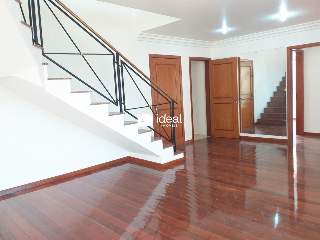 Apartamento de 4 quartos, 220m² no bairro Nossa Senhora das Dores, em Santa Maria | Eu Corretor