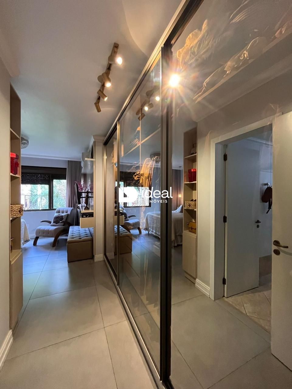 Apartamento com 3 Dormitórios à venda, 233 m² por R$ 920.000,00 Apartamento com 3 Dormitórios à venda, 233 m² por R$ 920.000,00