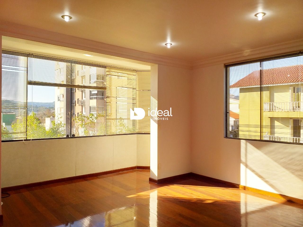 Apartamento de 4 quartos, 220m² no bairro Nossa Senhora das Dores, em Santa Maria | Eu Corretor