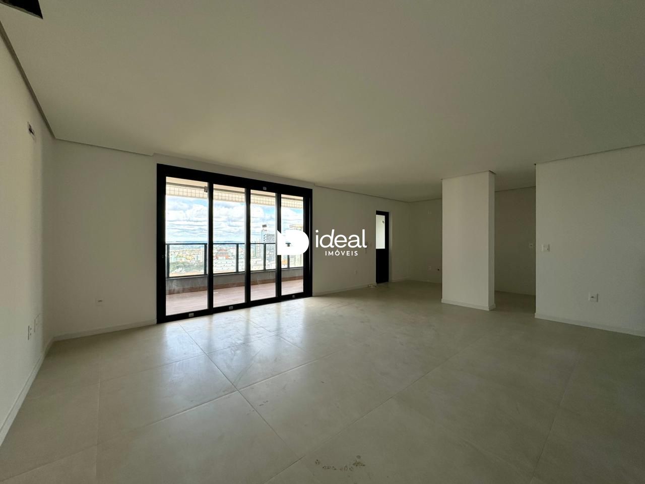 Apartamento de 3 quartos, 162m² no bairro Nossa Senhora Medianeira, em Santa Maria | Eu Corretor