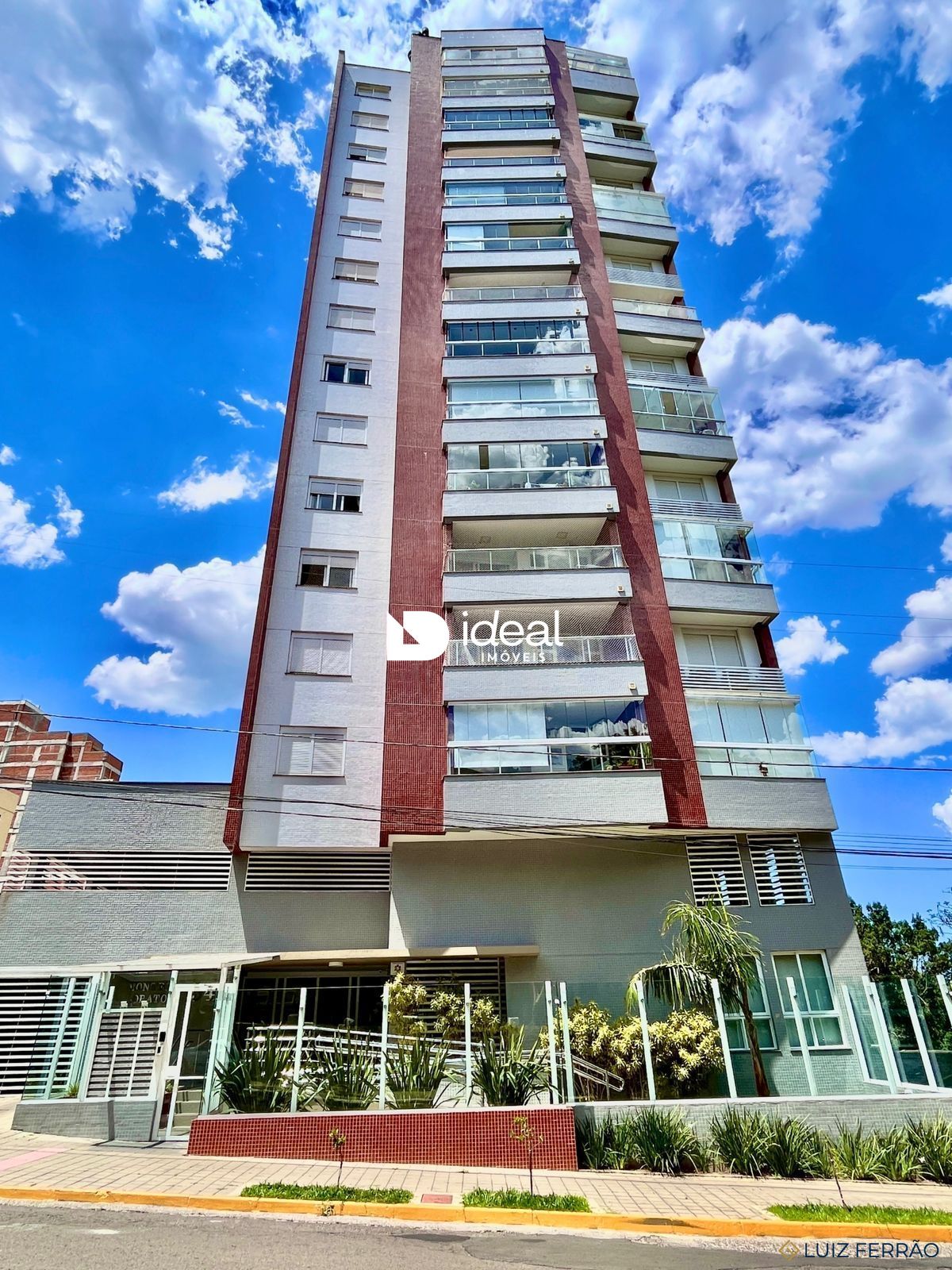 Apartamento de 3 quartos, 132m² no bairro Nossa Senhora Medianeira, em Santa Maria | Eu Corretor