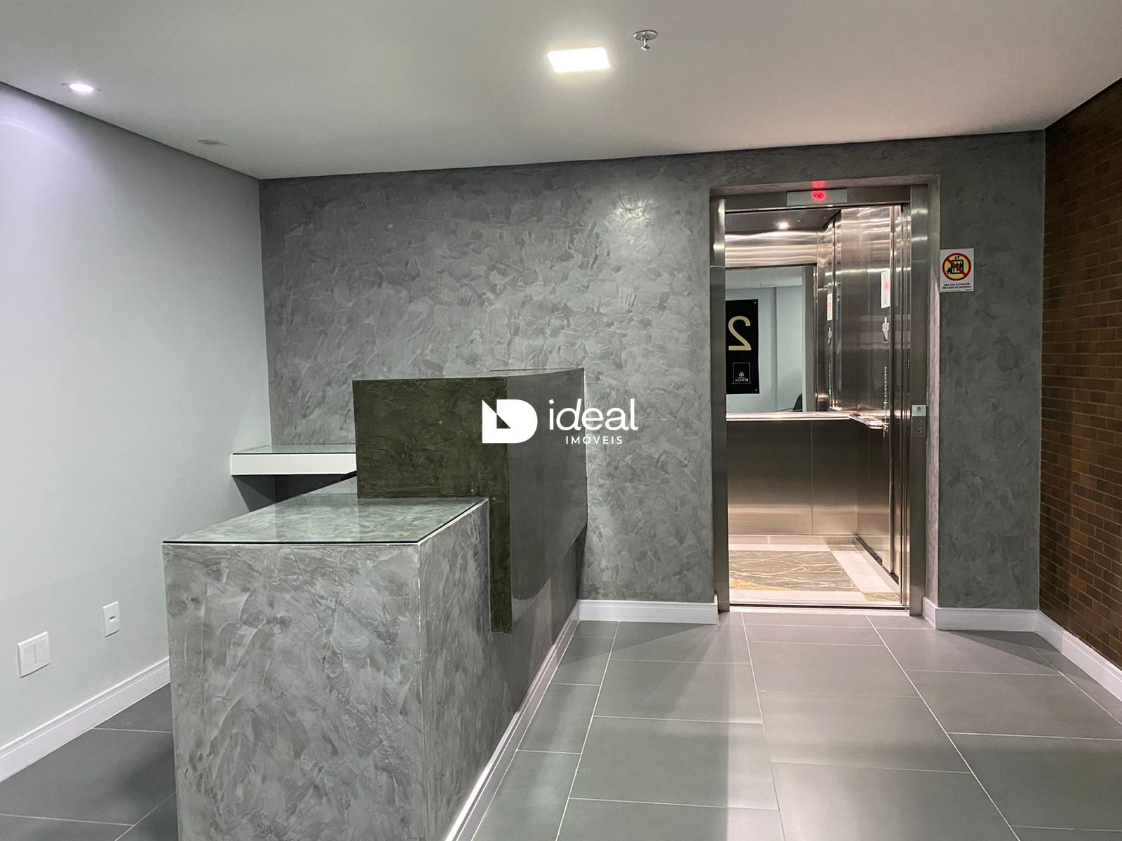 Sala comercial para alugar  no Centro - Santa Maria, RS. Imóveis