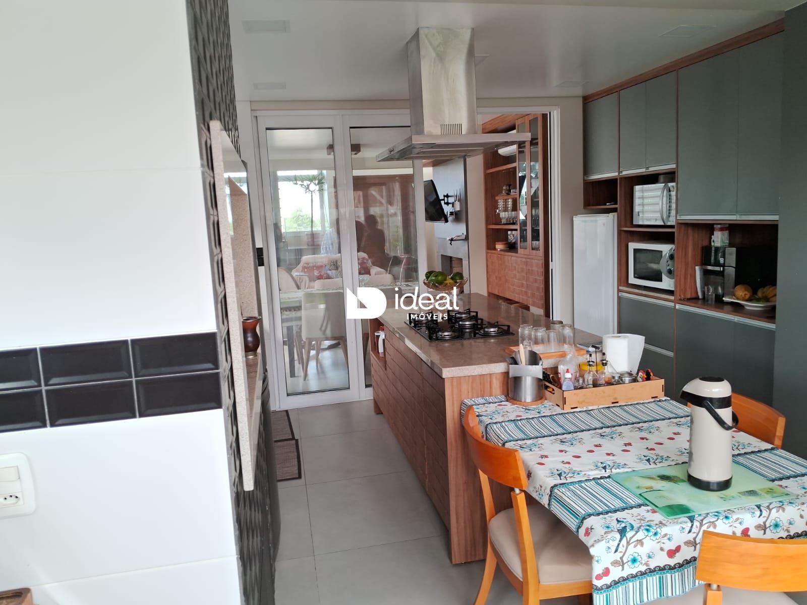Casa de Condomínio de 3 quartos, 288m² no bairro Tomazetti, em Santa Maria | Eu Corretor