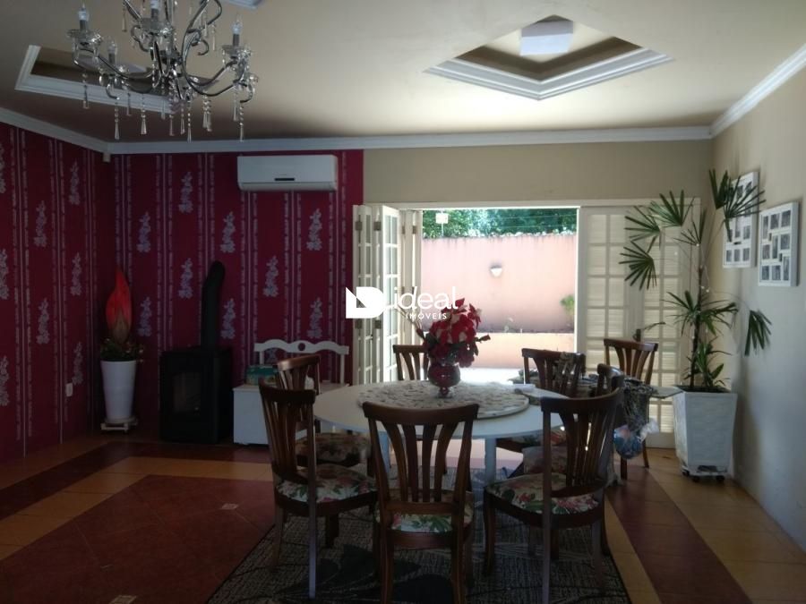 Casa de 5 quartos, 280m² no bairro São José, em Santa Maria | Eu Corretor