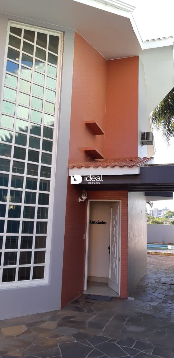 Casa de 6 quartos, 225m² no bairro Nossa Senhora Medianeira, em Santa Maria | Eu Corretor