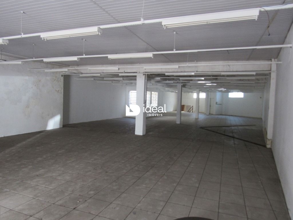 Loja / Salão / Ponto Comercial de 2 quartos, 600m² no bairro Centro, em Santa Maria | Eu Corretor