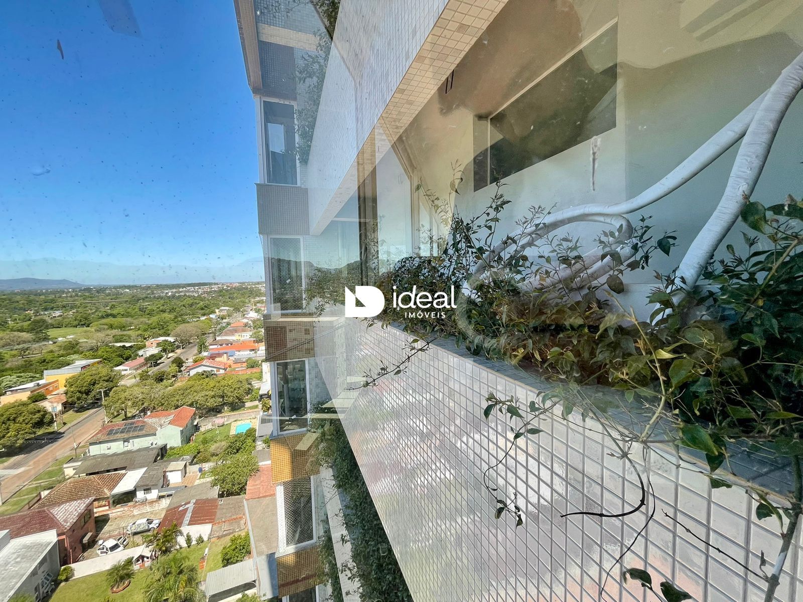 Apartamento de 3 quartos, 227m² no bairro Km 3, em Santa Maria | Eu Corretor