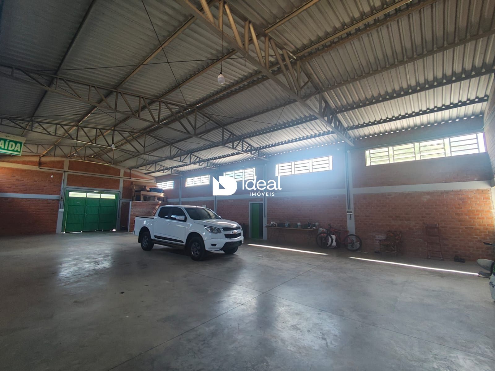 Galpão / Depósito / Armazém de 1 quarto, 242m² no bairro Diácono João Luiz Pozzobon, em Santa Maria | Eu Corretor