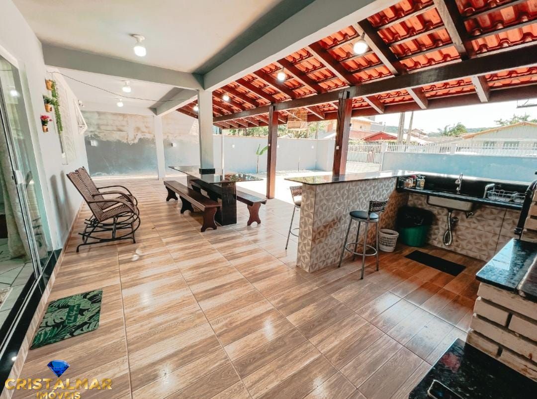 Casa, 5 quartos, 221 m² - Foto 1