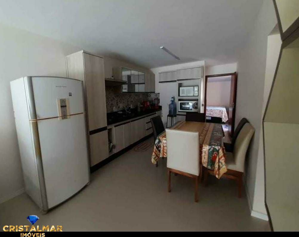 Casa à venda com 3 quartos, 64m² - Foto 2