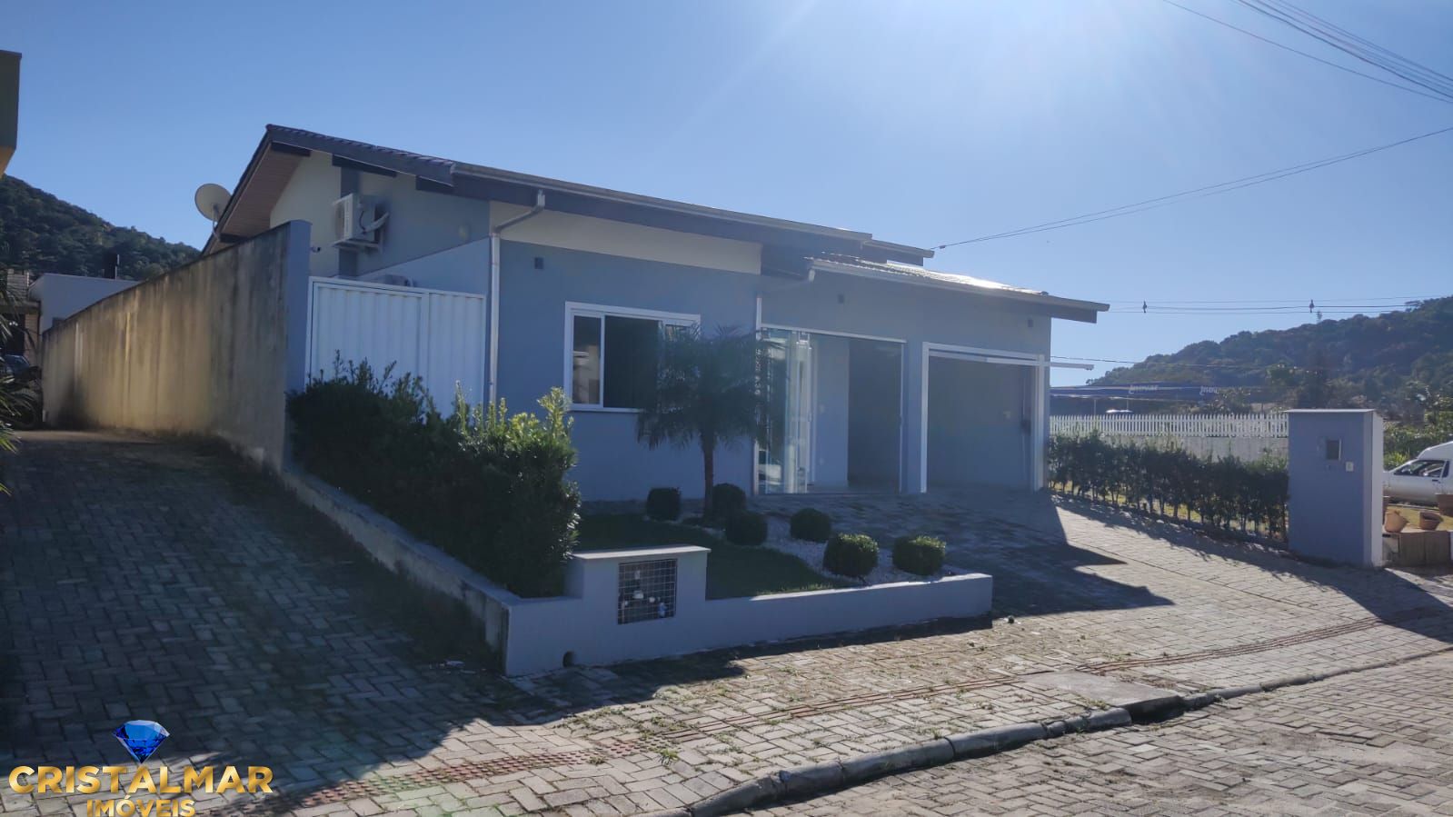 Casa de Condomínio à venda com 4 quartos, 300m² - Foto 1