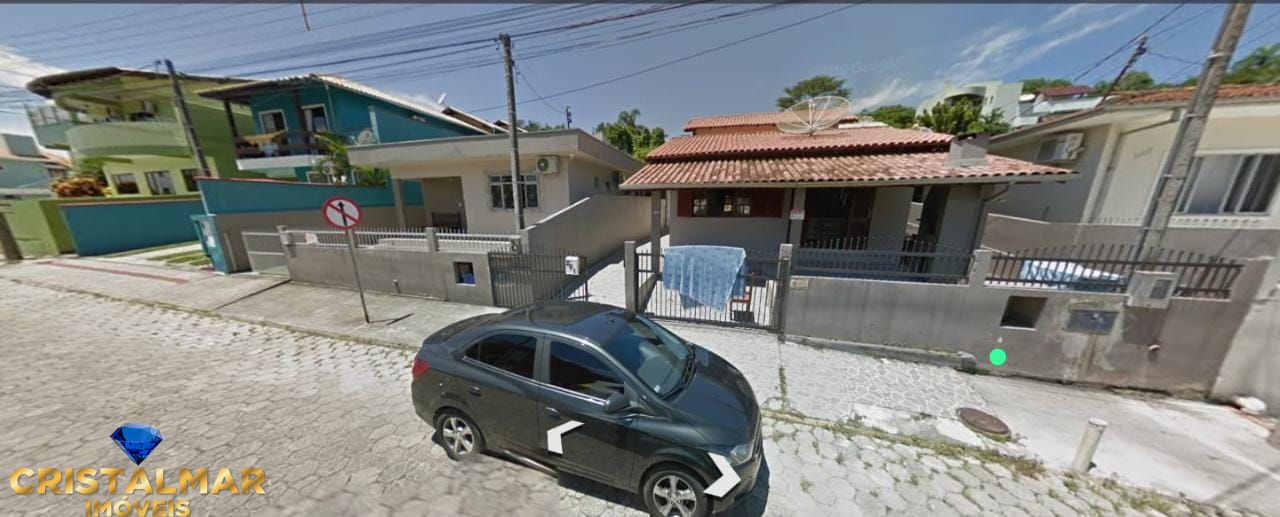 Casa à venda com 3 quartos, 200m² - Foto 1