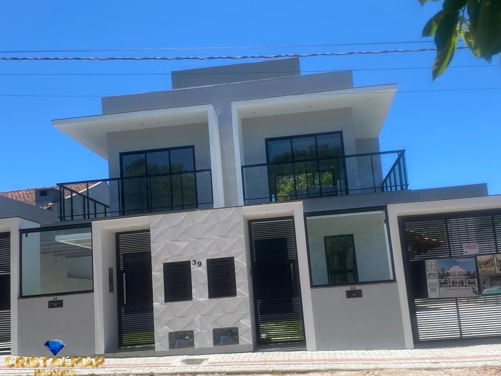 Casa à venda com 2 quartos, 100m² - Foto 1