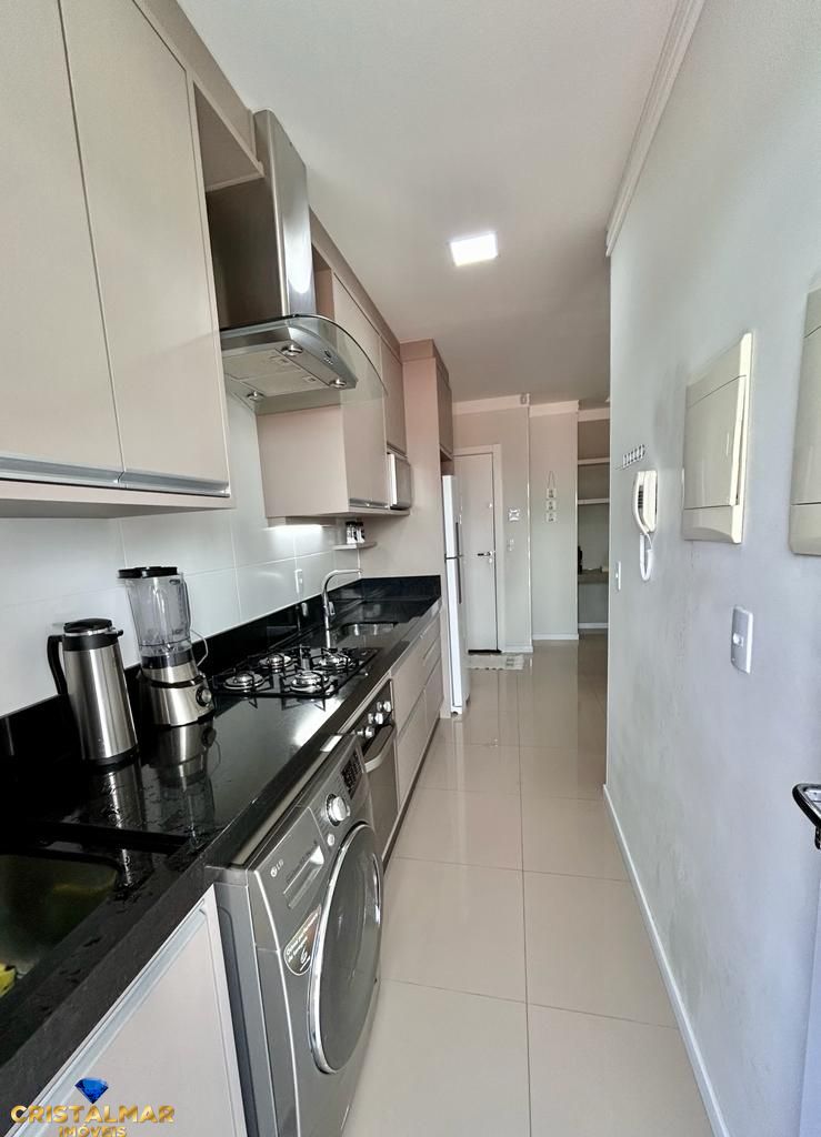 Apartamento à venda com 2 quartos, 79m² - Foto 3