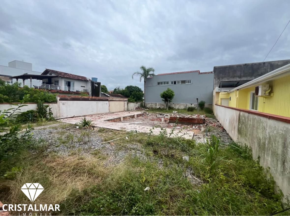 Casa de Madeira, Ótima localização, Praia de Bombas, Bombinhas SC - foto 1