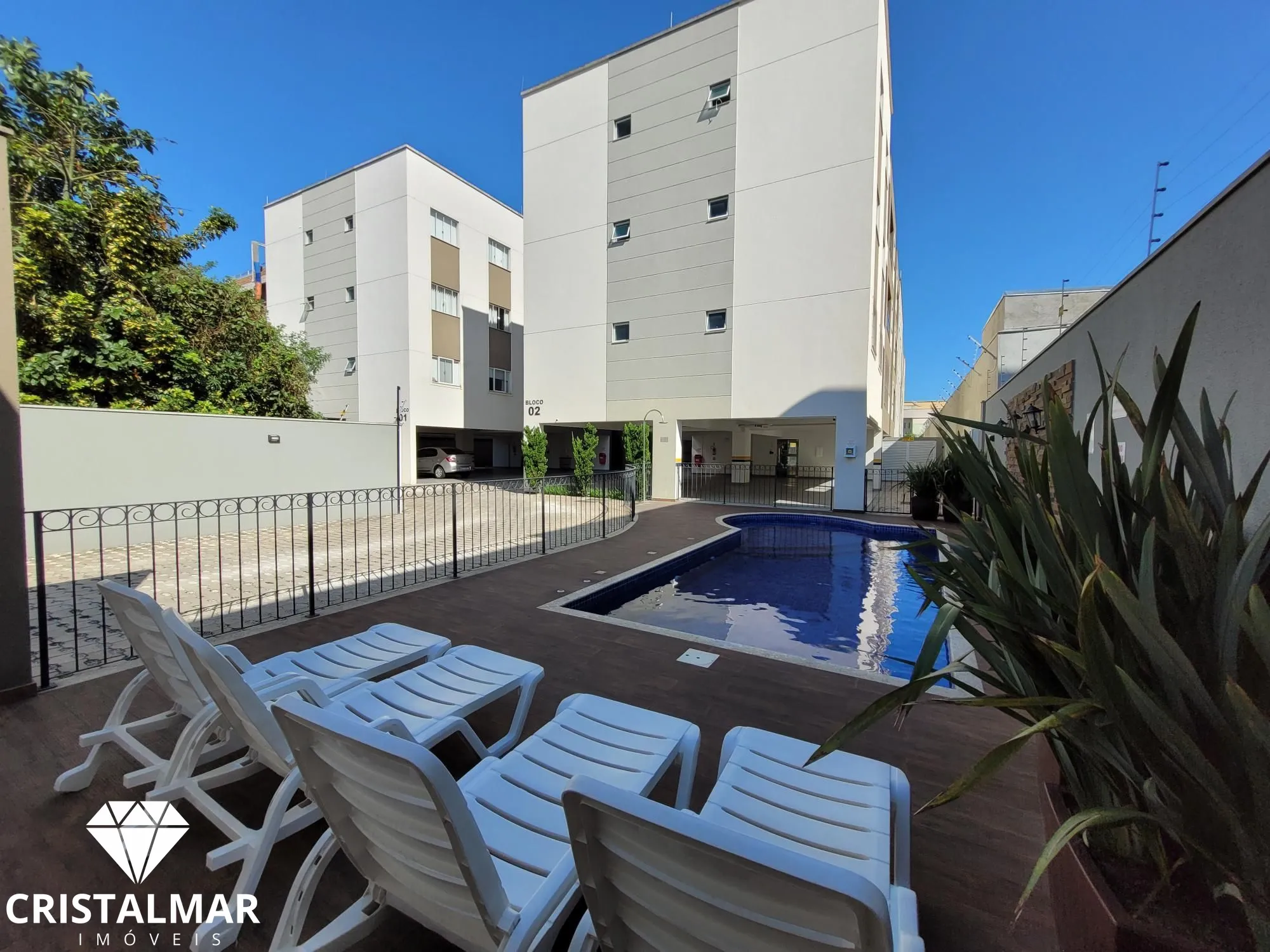 Apto 2 dormitorios, com piscina a cerca de 200 m da praia — foto 2