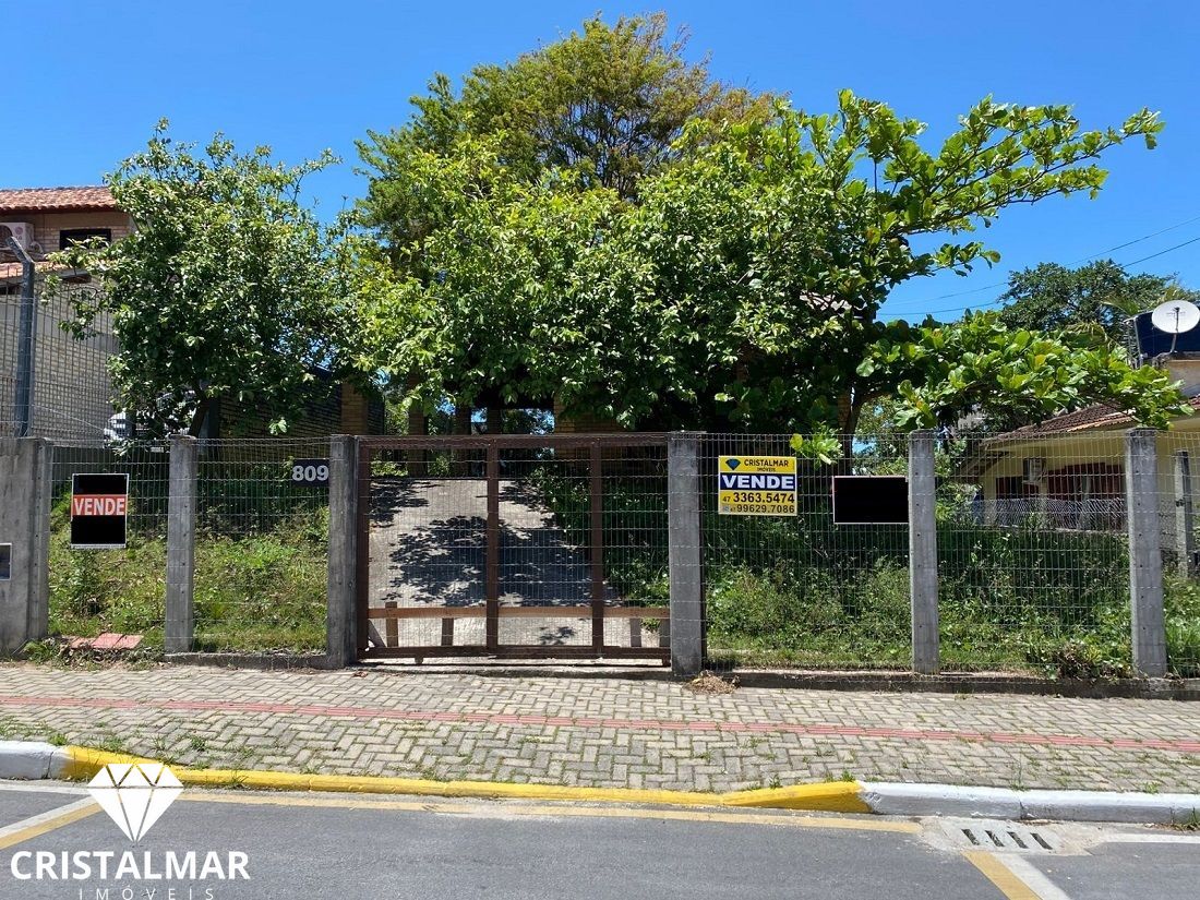 Terreno com casa simples em Bombas | Troca por apartamento - foto 1