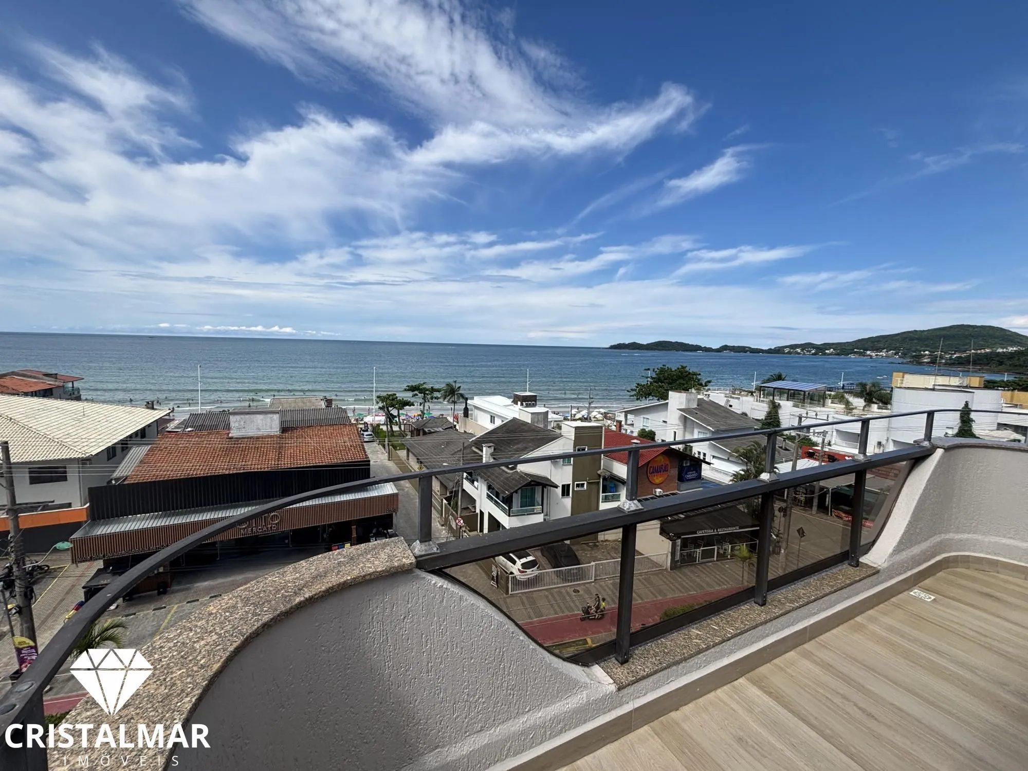 Linda Cobertura Horizontal, no coração de Bombas, 50 metros da Praia. — foto 2