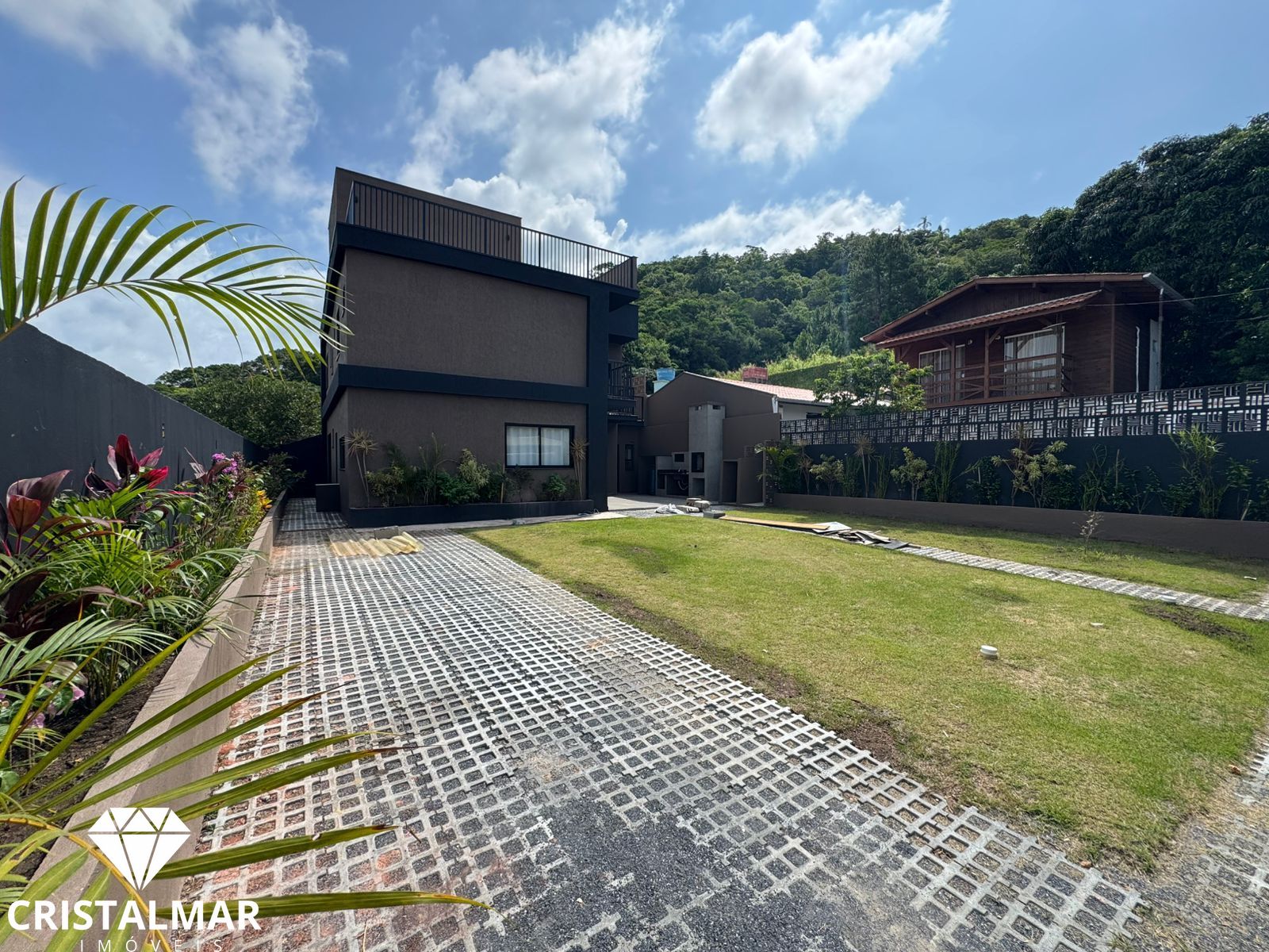 Casa com 5 quartos, piscina e elevador a 250m do mar em Morrinhos - foto 1