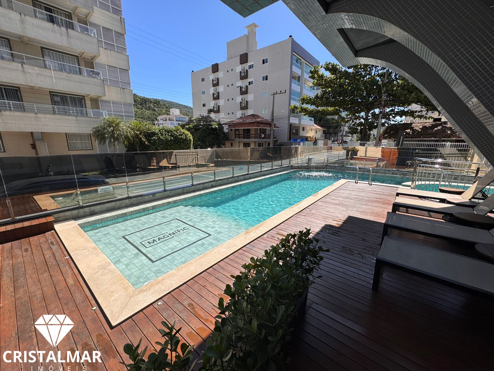 Apartamento 2 suítes em Bombas, 200m do mar, lazer completo - foto 1