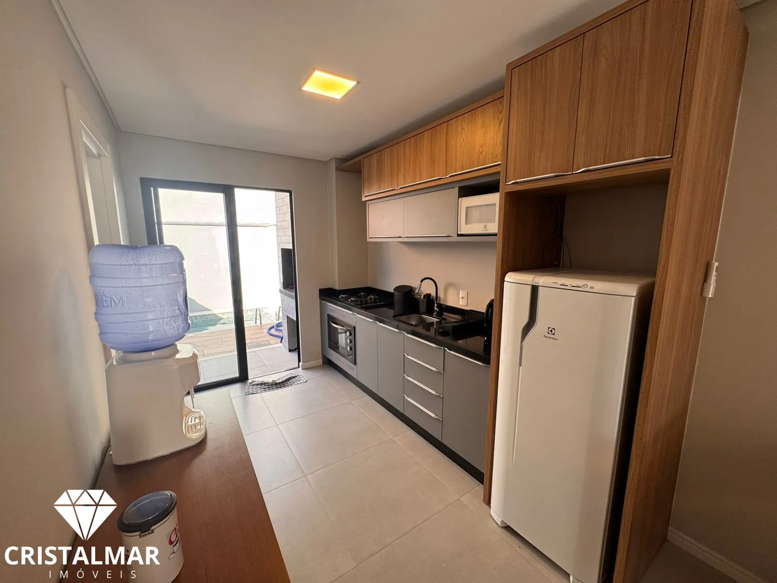 Sobrado Novo em Morrinhos 200m do Mar | 2 Suítes, Piscina e Mobiliado — foto 3