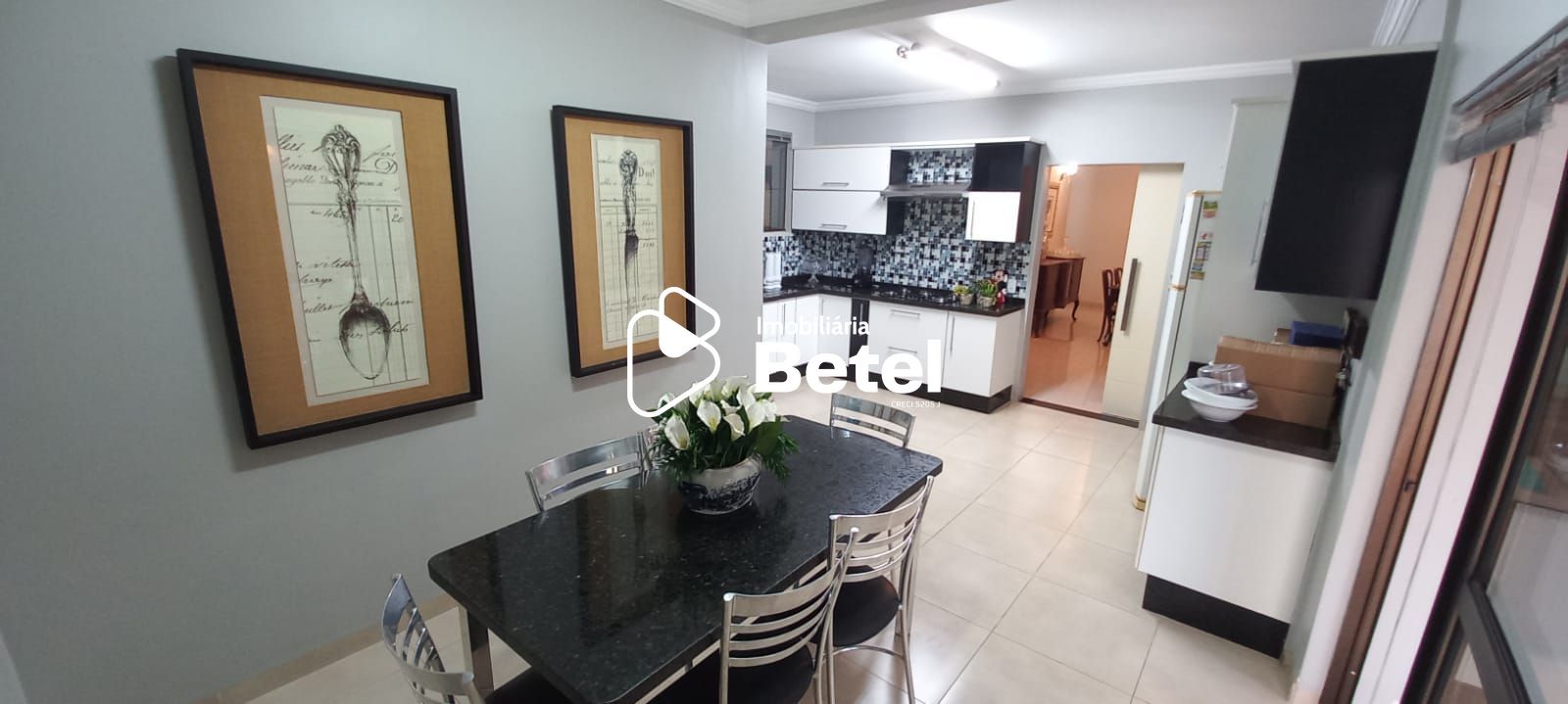 Casa à venda com 4 quartos, 250m² - Foto 13