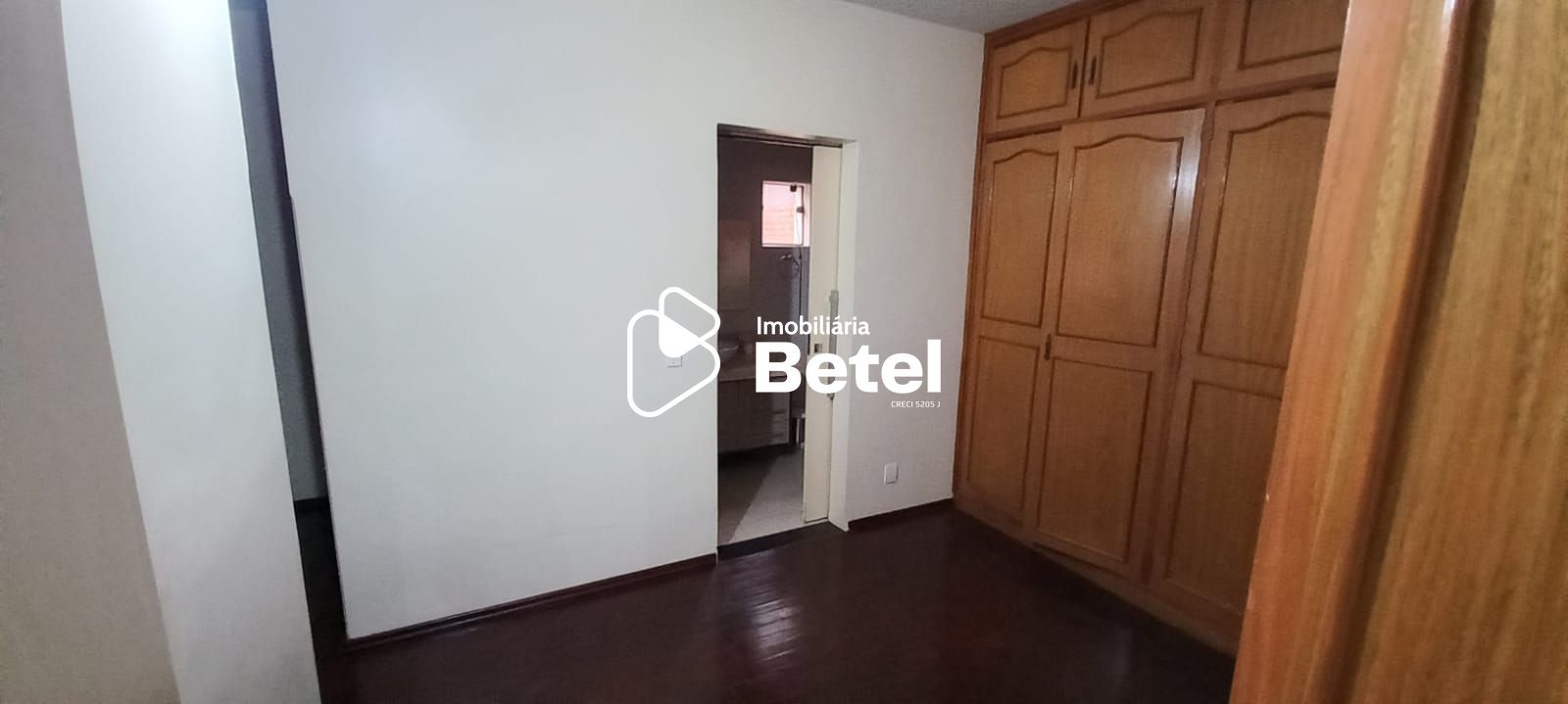 Casa à venda com 4 quartos, 250m² - Foto 26