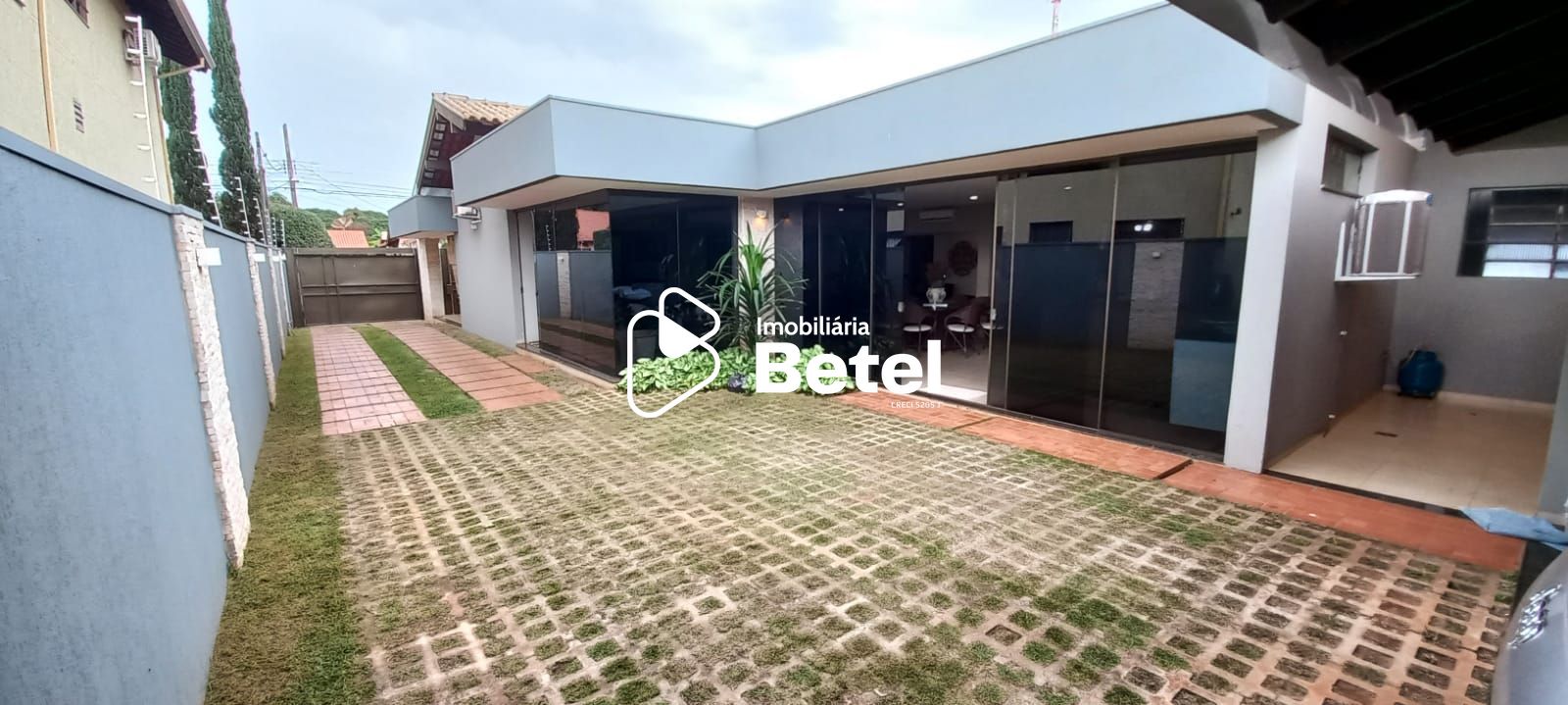 Casa à venda com 4 quartos, 250m² - Foto 6