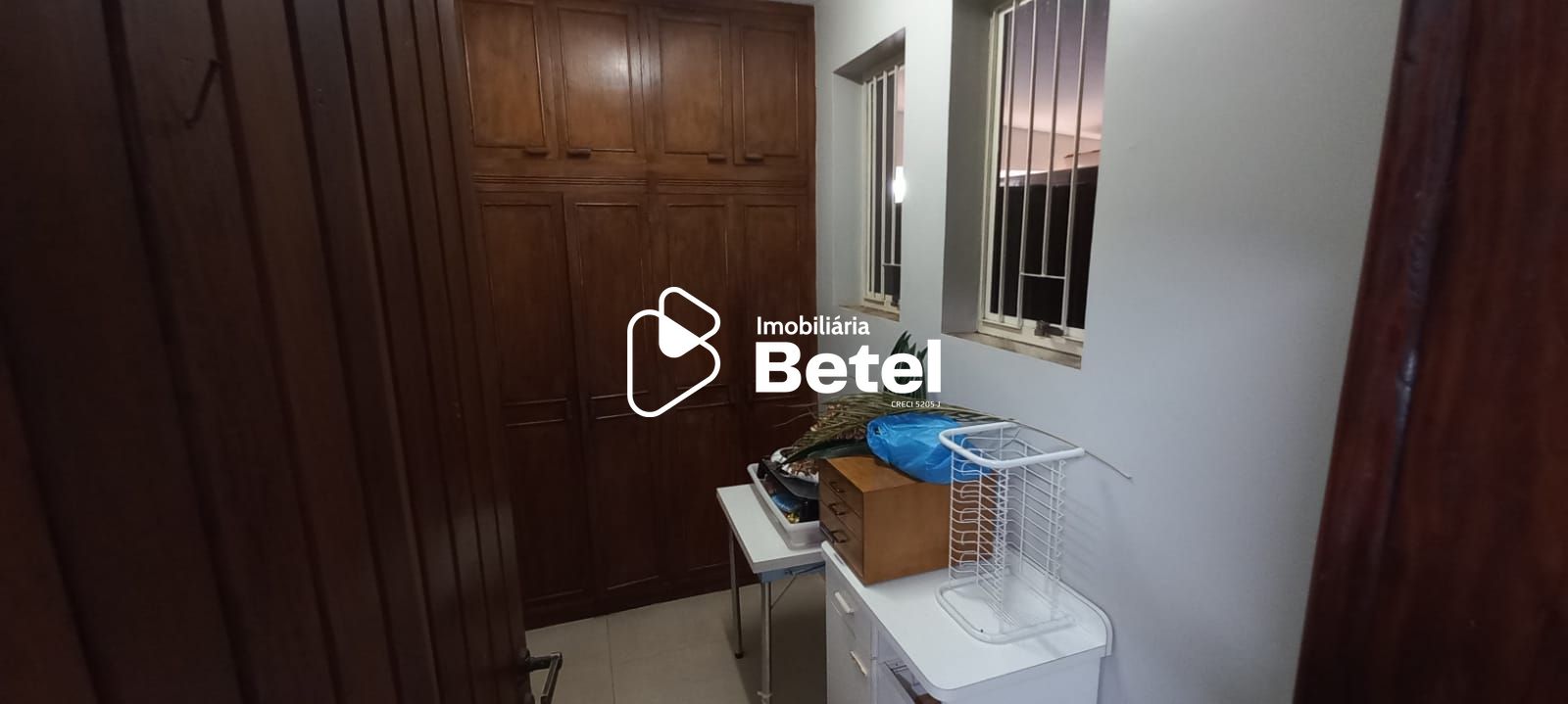 Casa à venda com 4 quartos, 250m² - Foto 14