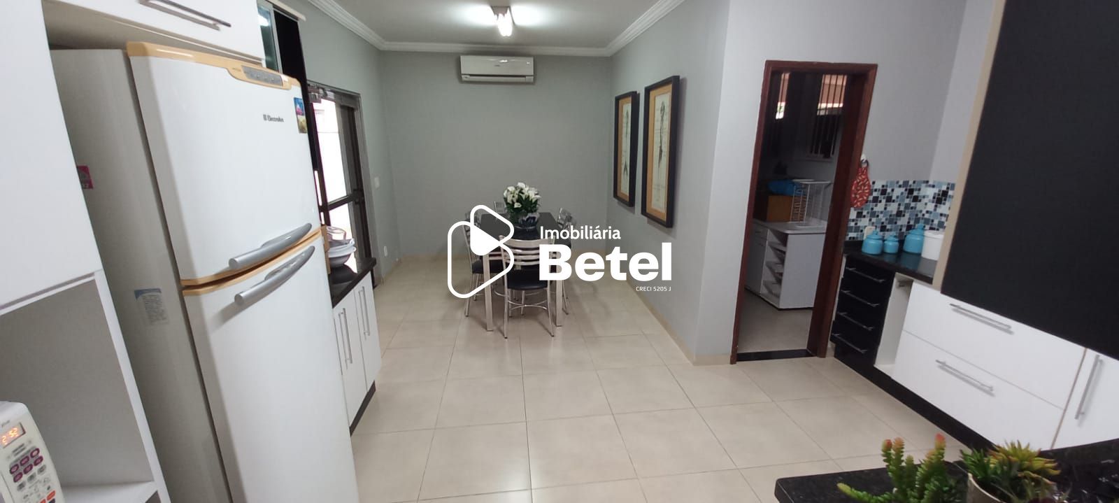 Casa à venda com 4 quartos, 250m² - Foto 12