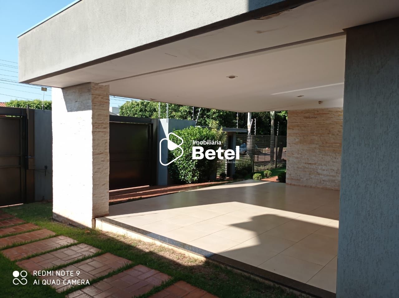 Casa à venda com 4 quartos, 250m² - Foto 3