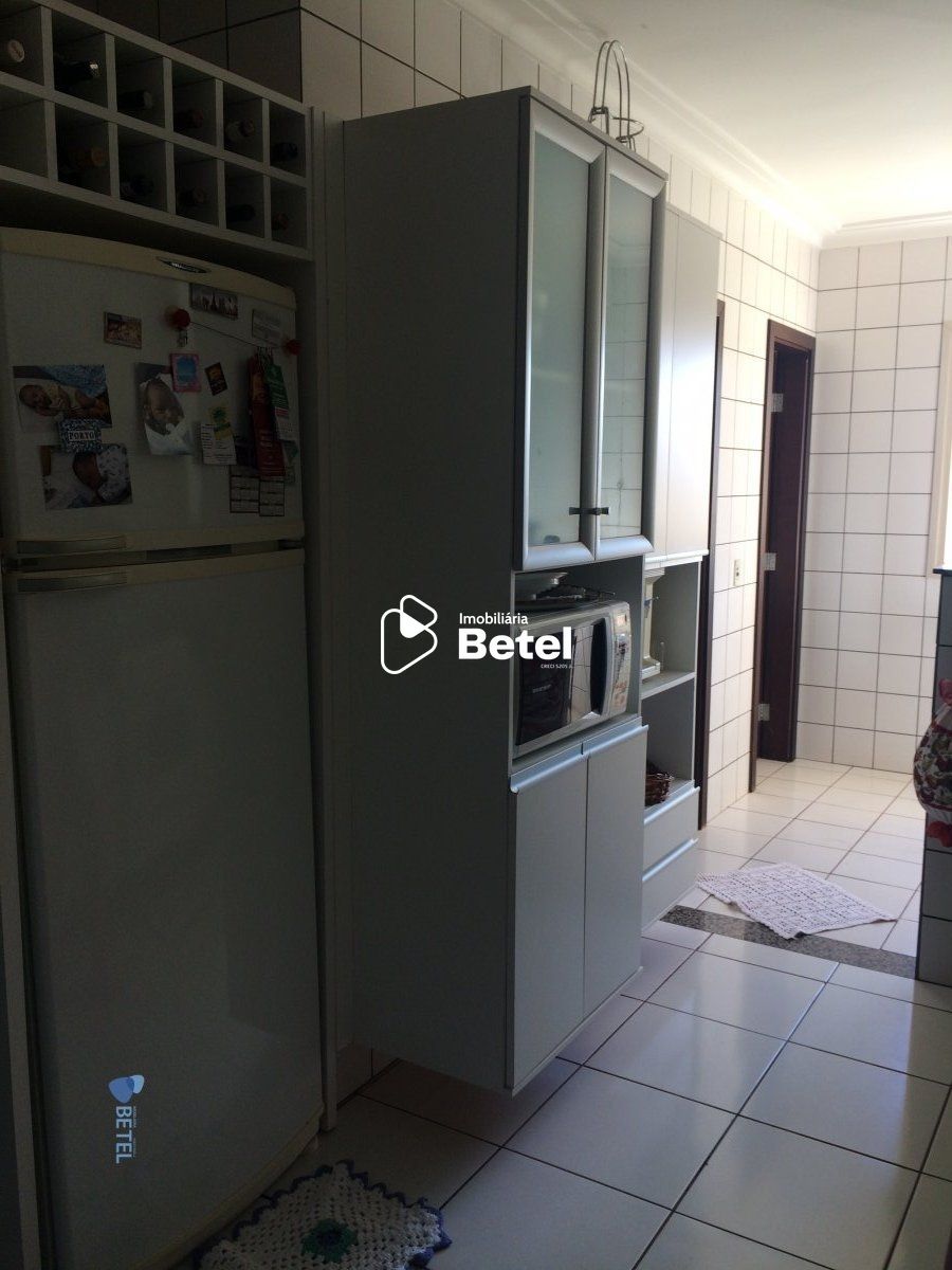 Apartamento à venda com 3 quartos, 128m² - Foto 24