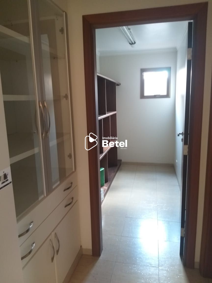 Casa à venda com 3 quartos, 318m² - Foto 13