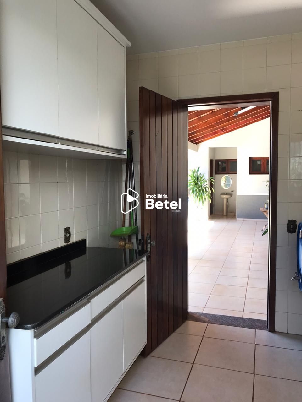 Casa à venda com 3 quartos, 360m² - Foto 21