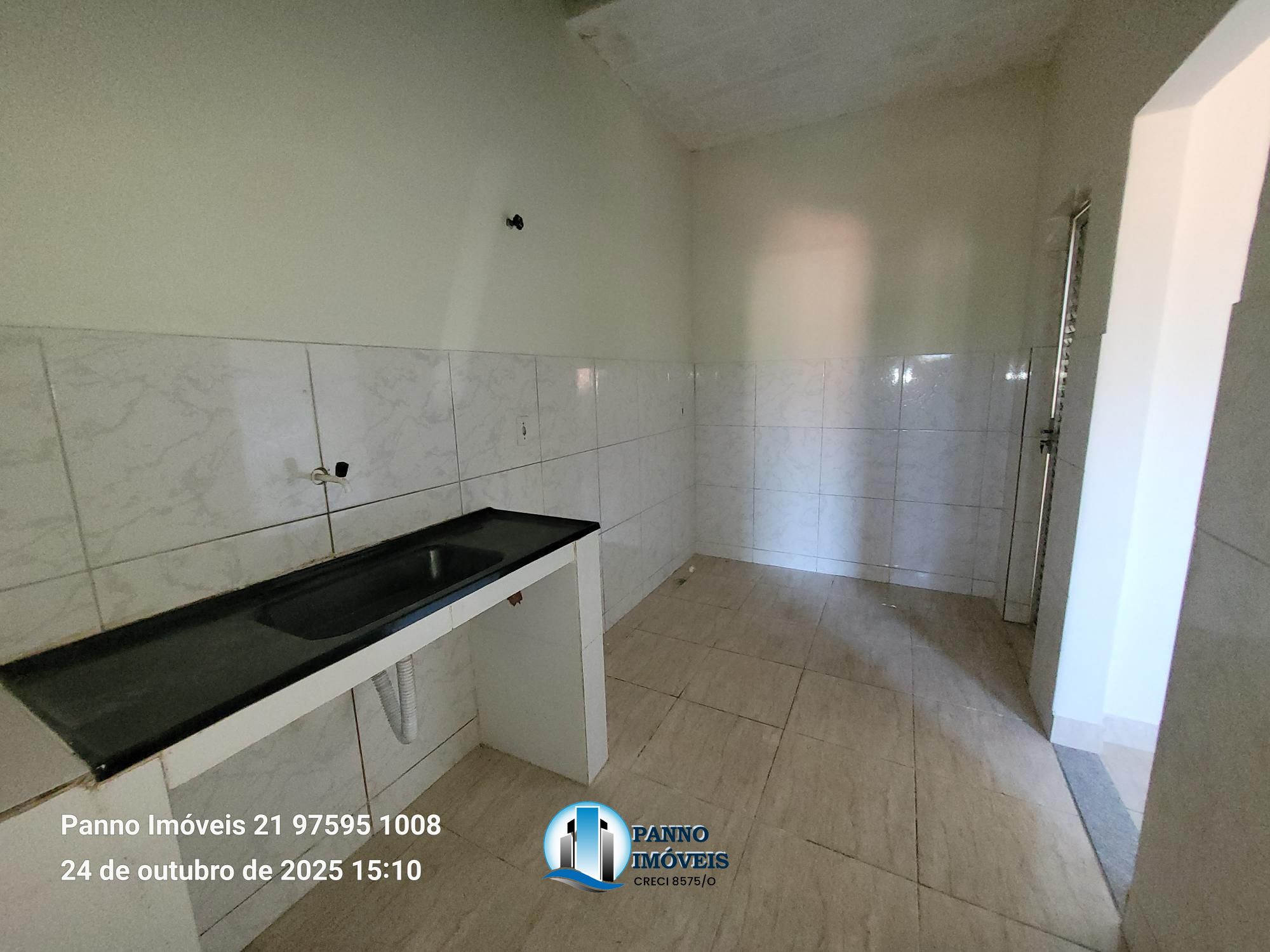Casa com 1 Dormitórios para alugar, 37 m² por R$ 550,00 Casa com 1 Dormitórios para alugar, 37 m² por R$ 550,00