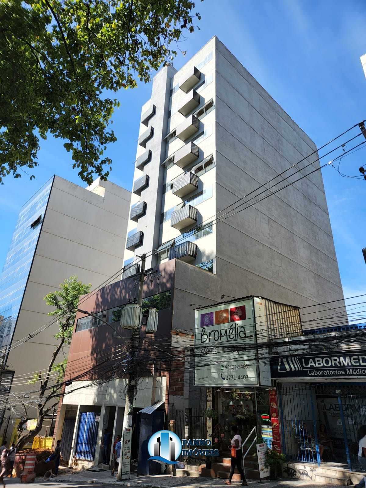 Conjunto Comercial-Sala para alugar com 3 quartos, 261m² - Foto 2