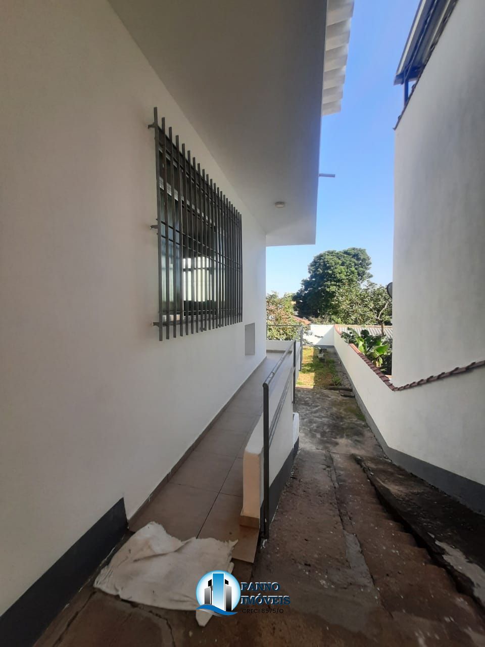 Casa para alugar com 5 quartos, 450m² - Foto 1