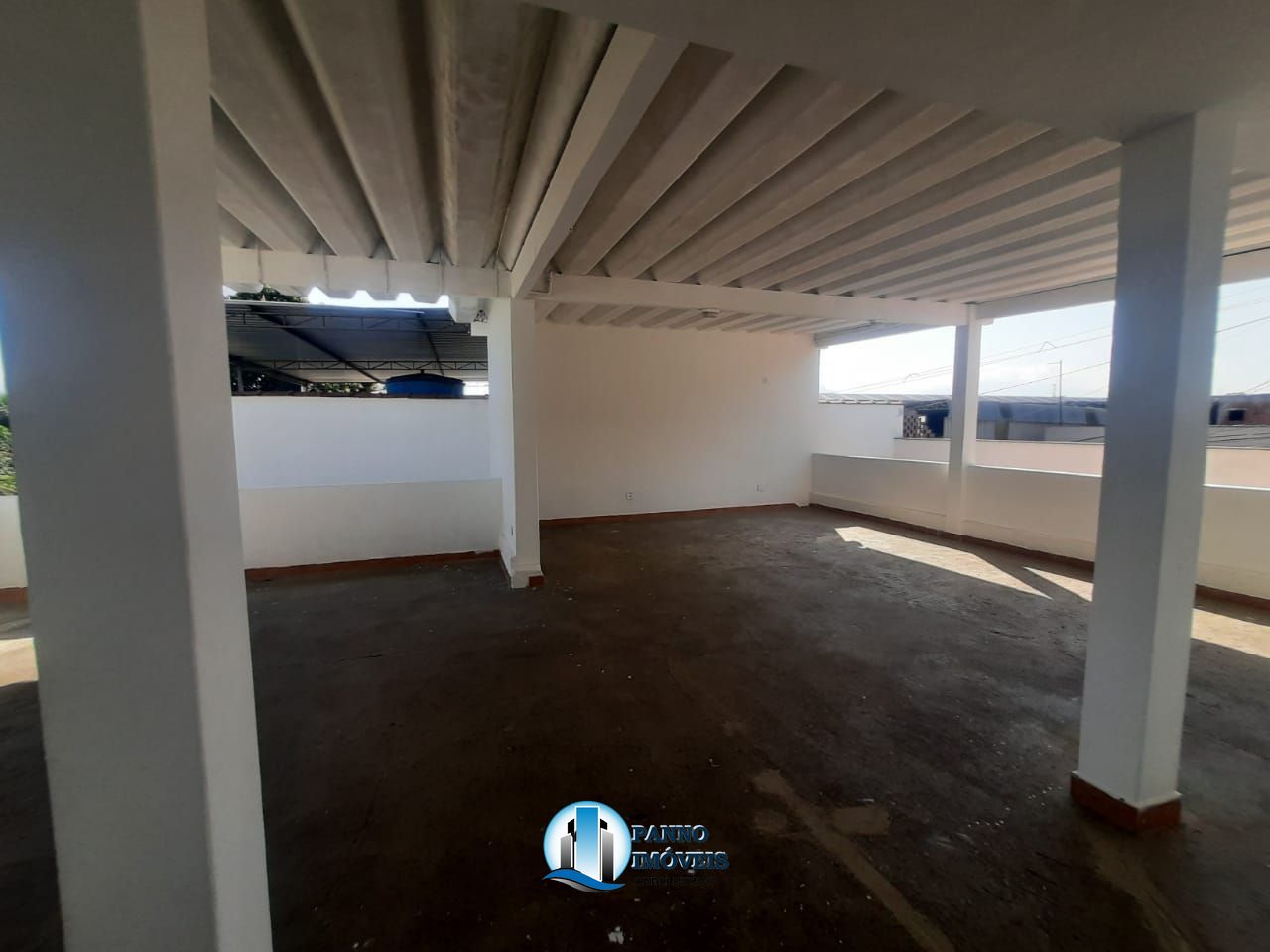 Casa para alugar com 5 quartos, 450m² - Foto 25