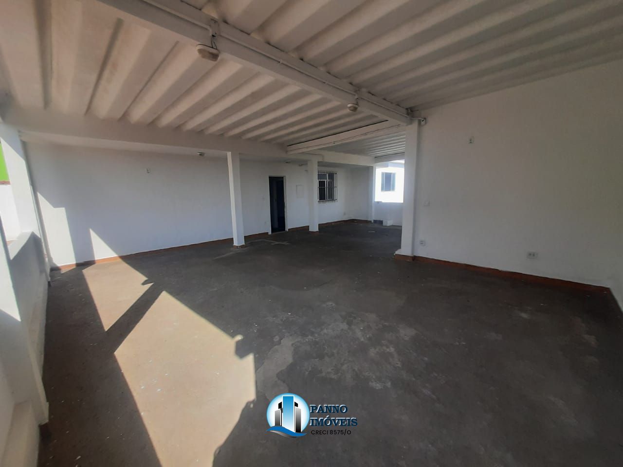 Casa para alugar com 5 quartos, 450m² - Foto 29