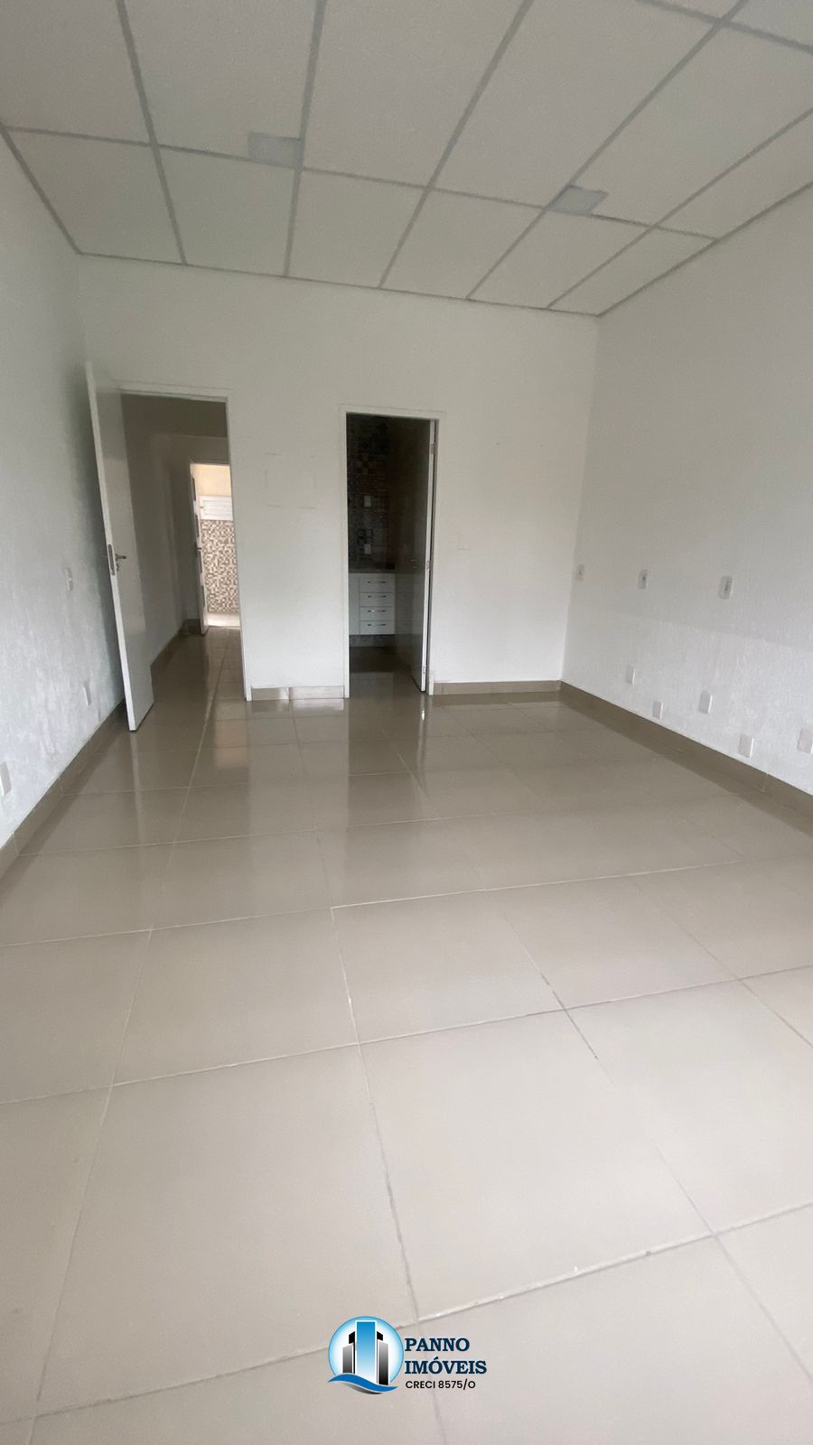 Sala comercial para alugar  no Saracuruna - Duque de Caxias, RJ. Imveis