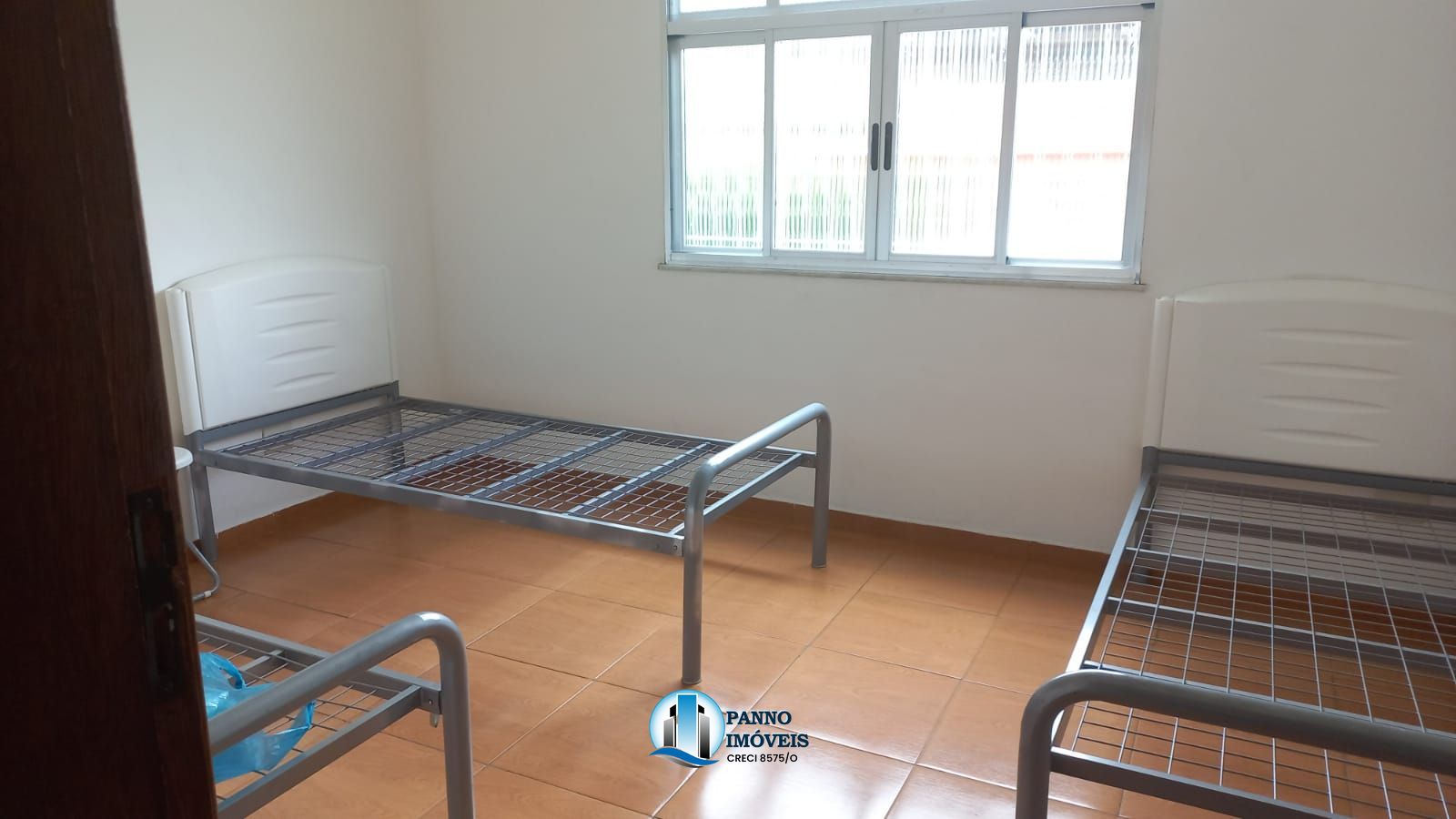 Casa para alugar com 4 quartos, 220m² - Foto 2