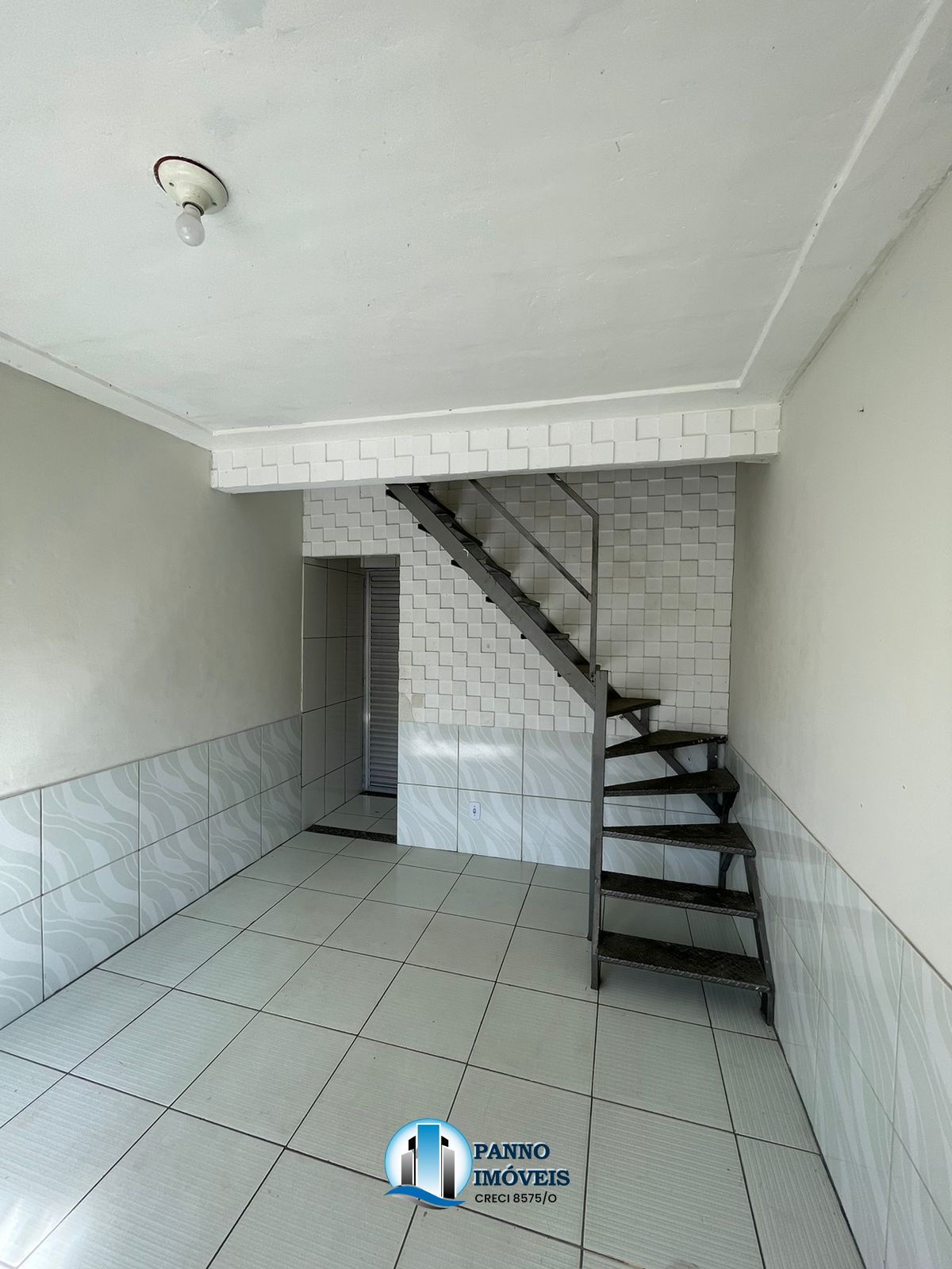 Casa com 2 Dormitórios para alugar, 65 m² por R$ 650,00 Casa com 2 Dormitórios para alugar, 65 m² por R$ 650,00