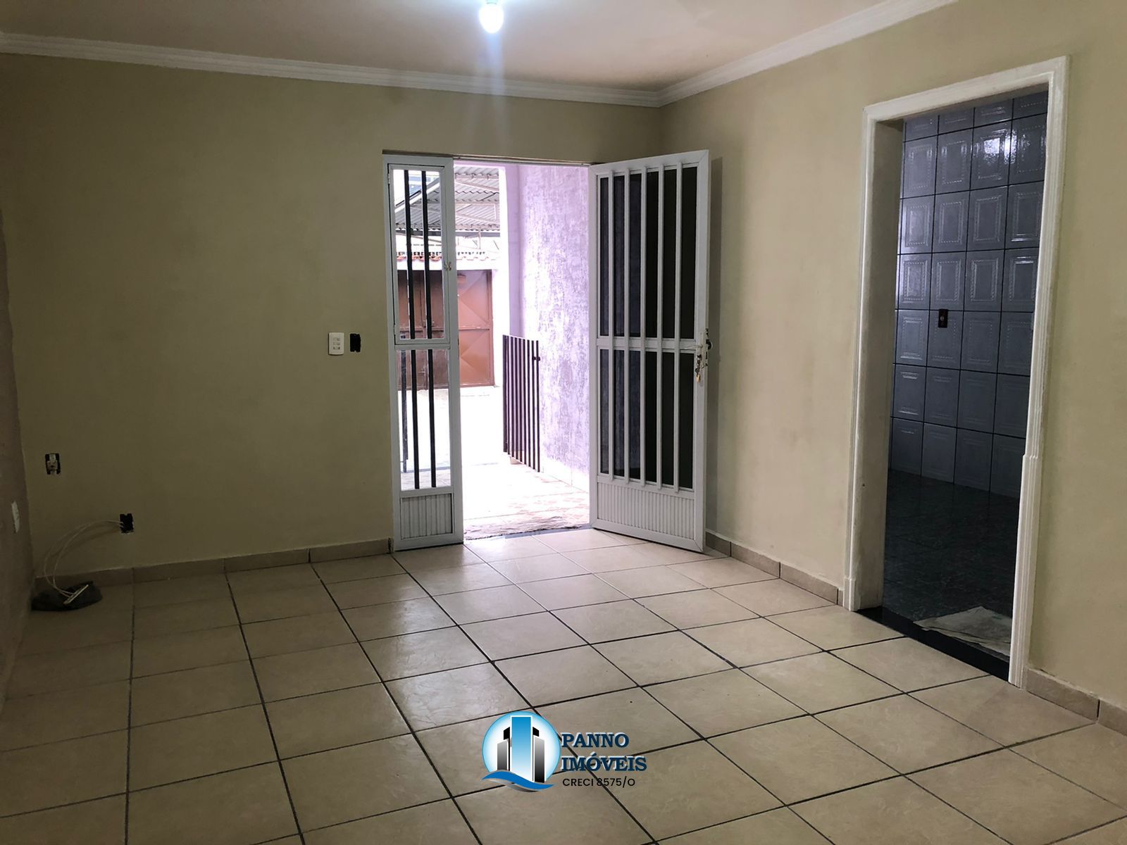 Casa à venda com 3 quartos, 80m² - Foto 11