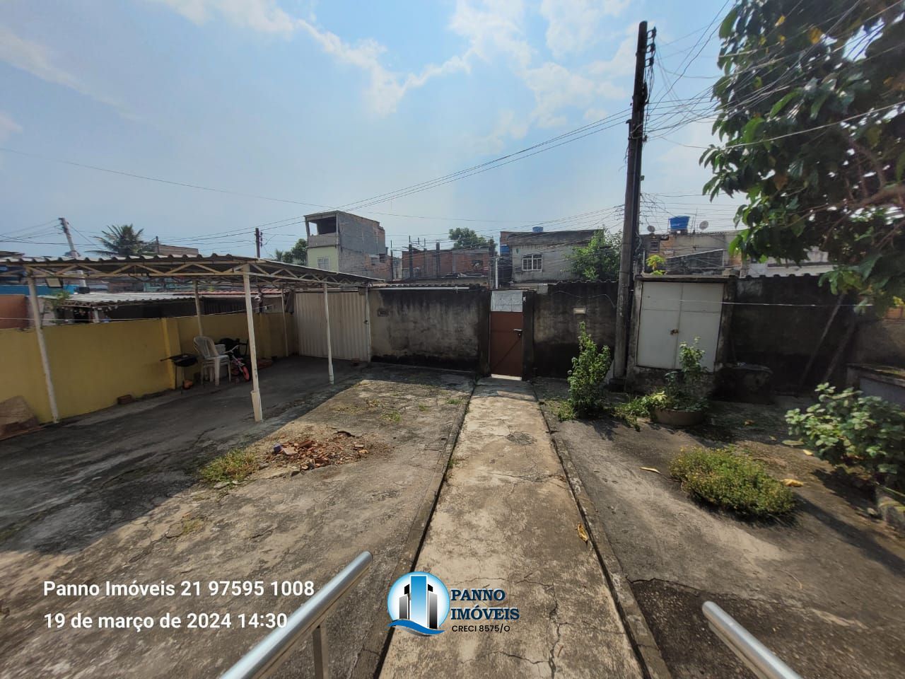 Casa com 2 Dormitórios para alugar, 90 m² por R$ 750,00 Casa com 2 Dormitórios para alugar, 90 m² por R$ 750,00